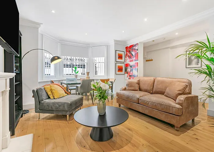Central Large Stylish 2Beds 2Baths With Private Patio