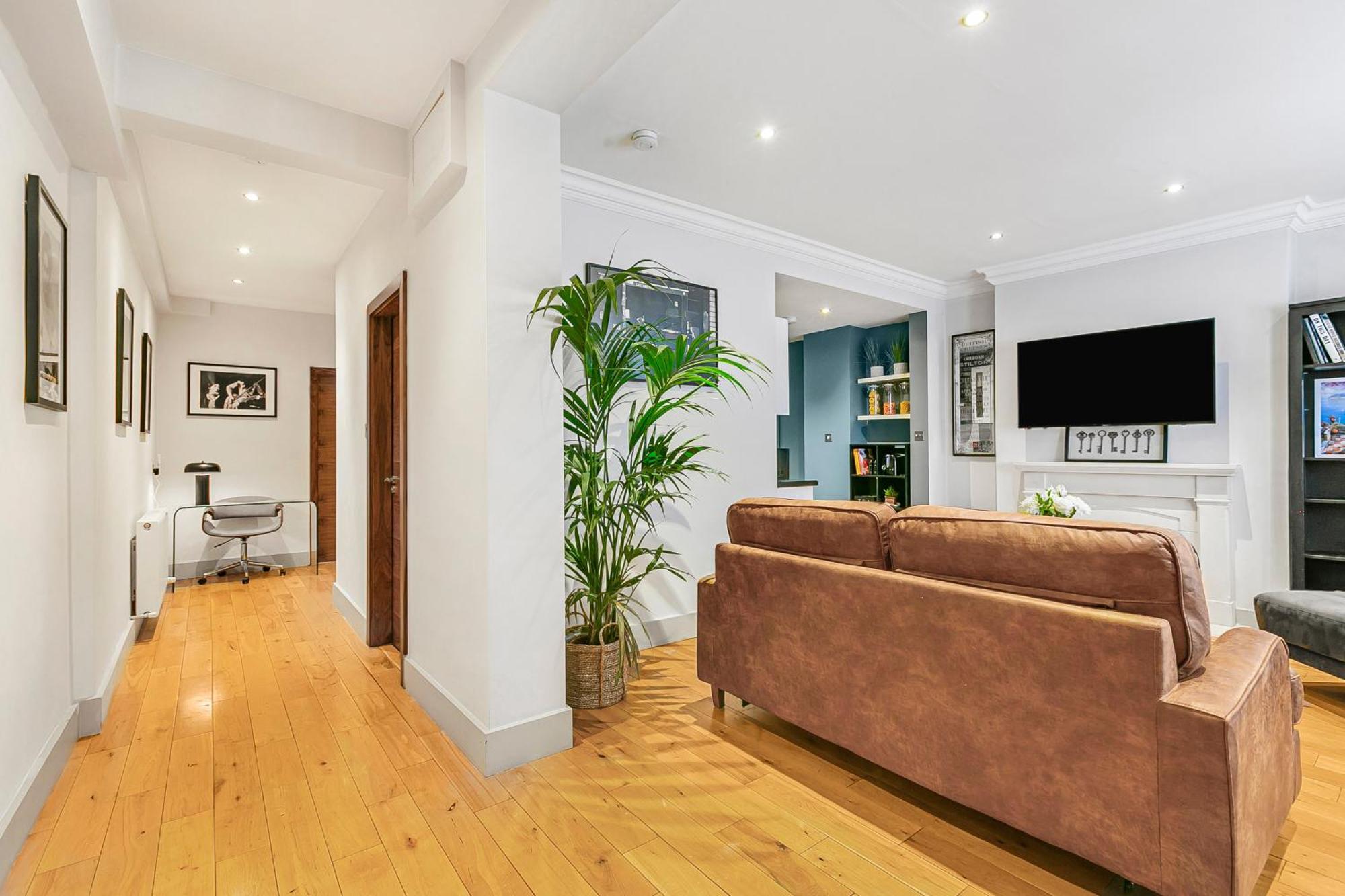Large Stylish 2beds 2baths With Private Patio Londra