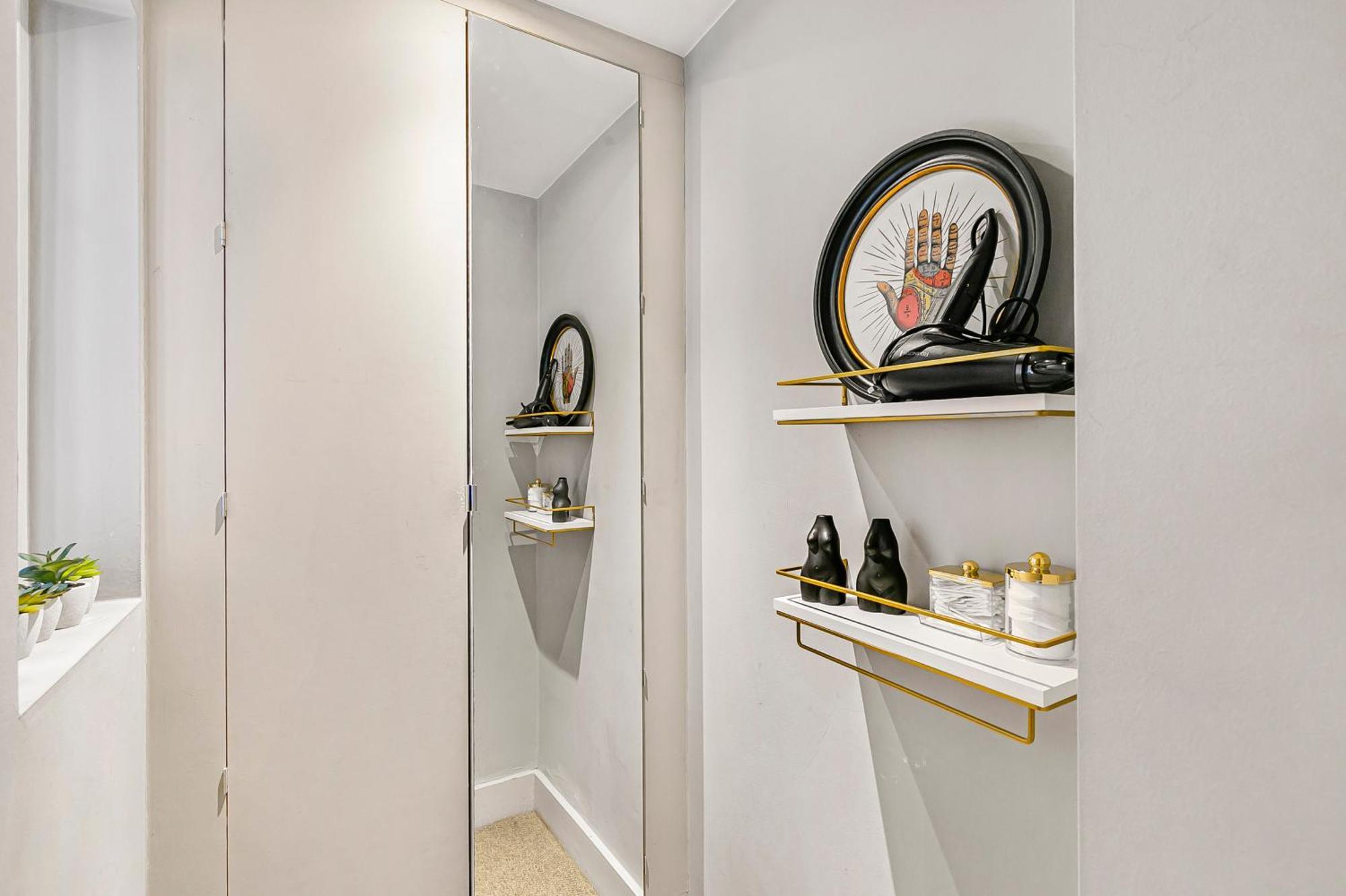Large Stylish 2beds 2baths With Private Patio Londra